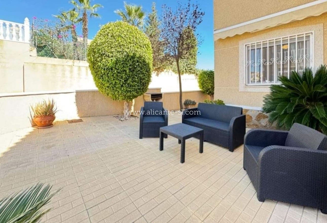 2 bedroom Apartment for sale in Villamartin with pool - € 165,000 (Ref: 9720719)