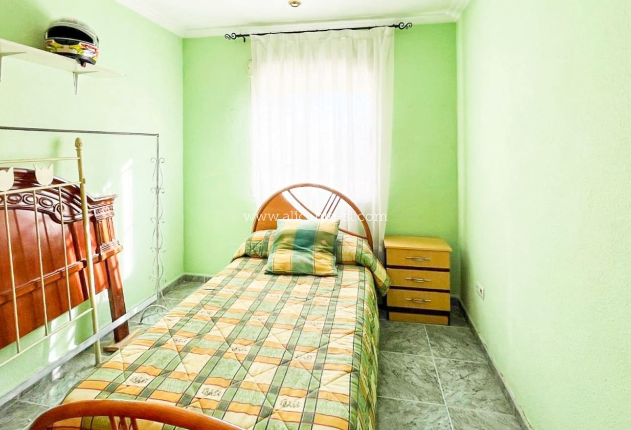 4 bedroom Villa for sale in La Romana with pool - € 319,950 (Ref: 9729563)