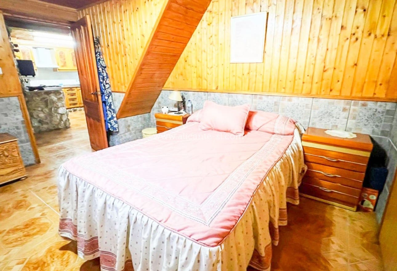 4 bedroom Villa for sale in La Romana with pool - € 319,950 (Ref: 9729563)