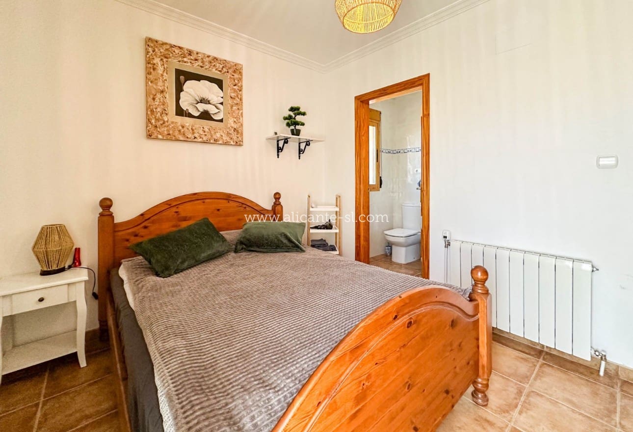 6 Zimmer Villa zu verkaufen in La Romana mit Pool - 765.000 € (Ref: 9739266)