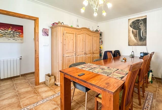 6 bedroom Villa for sale in La Romana with pool - € 765,000 (Ref: 9739266)