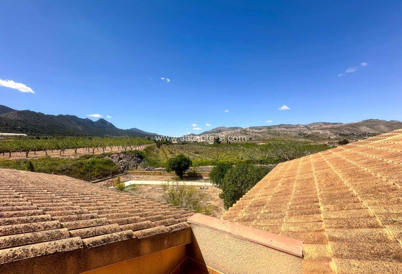 6 Zimmer Villa zu verkaufen in La Romana mit Pool - 765.000 € (Ref: 9739266)