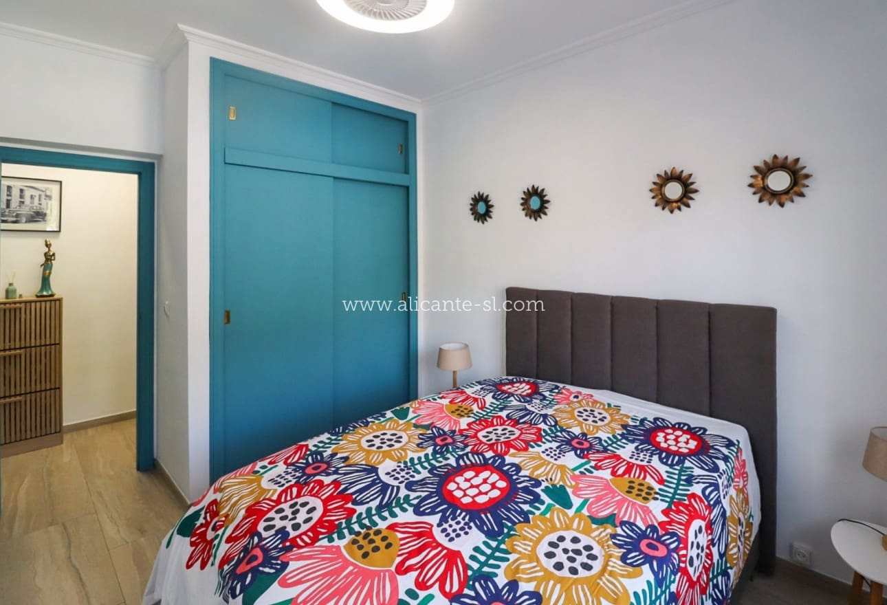 4 bedroom Villa for sale in La Romana with pool - € 369,500 (Ref: 9816400)