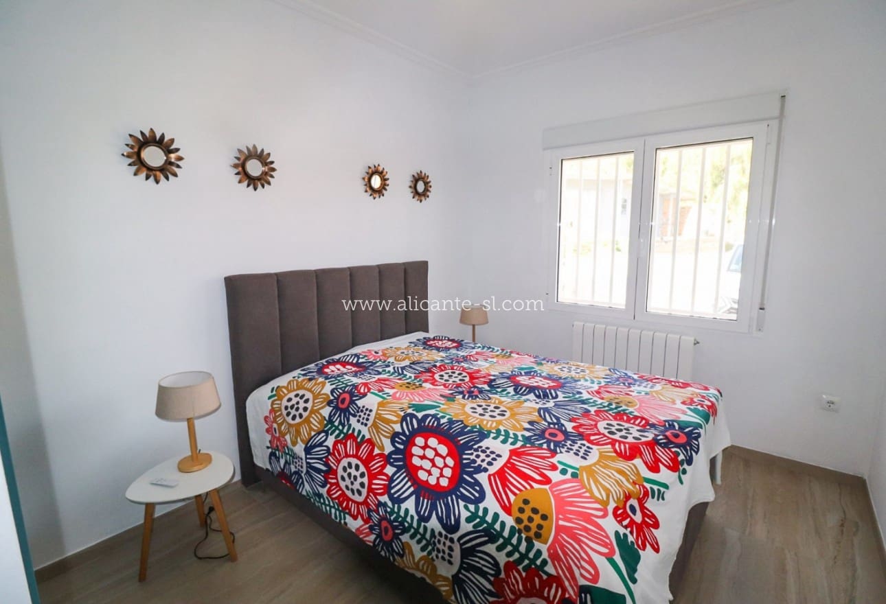 4 bedroom Villa for sale in La Romana with pool - € 369,500 (Ref: 9816400)