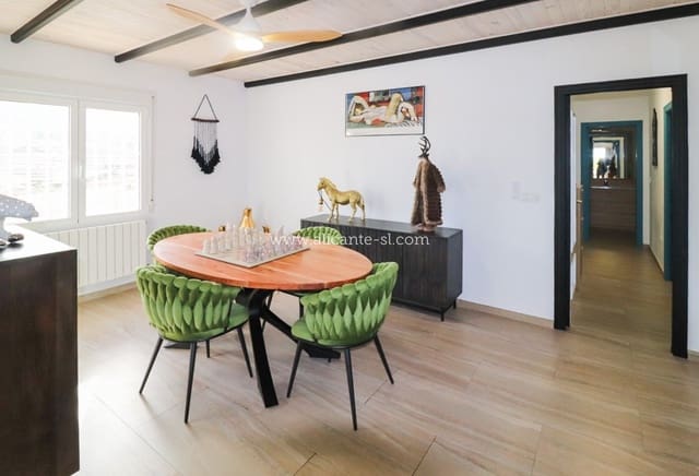 4 soveværelse Villa til salg i La Romana med swimmingpool - € 369.500 (Ref: 9816400)