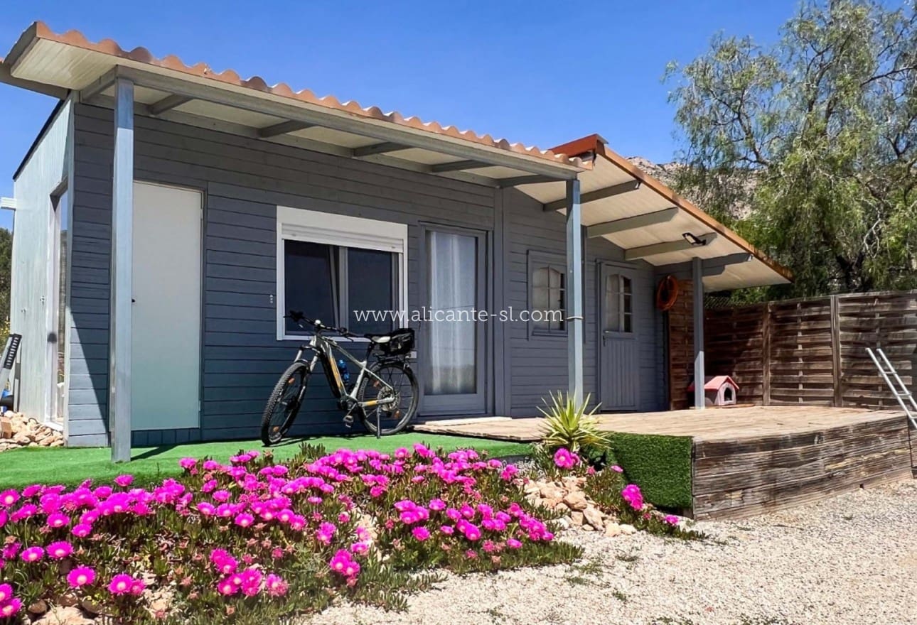 4 bedroom Villa for sale in La Romana with pool - € 369,500 (Ref: 9816400)