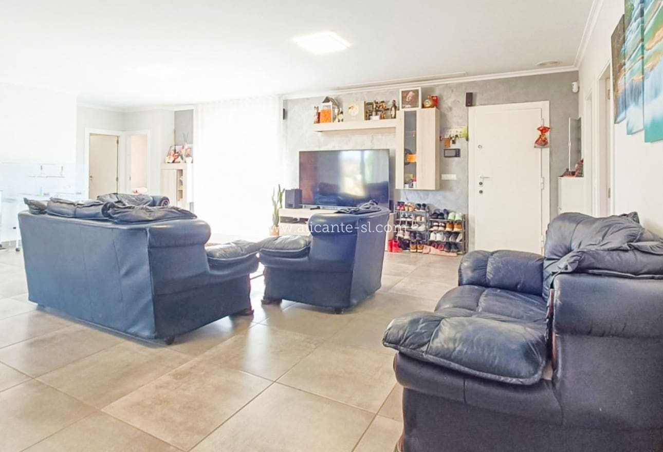 4 bedroom Villa for sale in Pinoso - € 419,950 (Ref: 9819331)