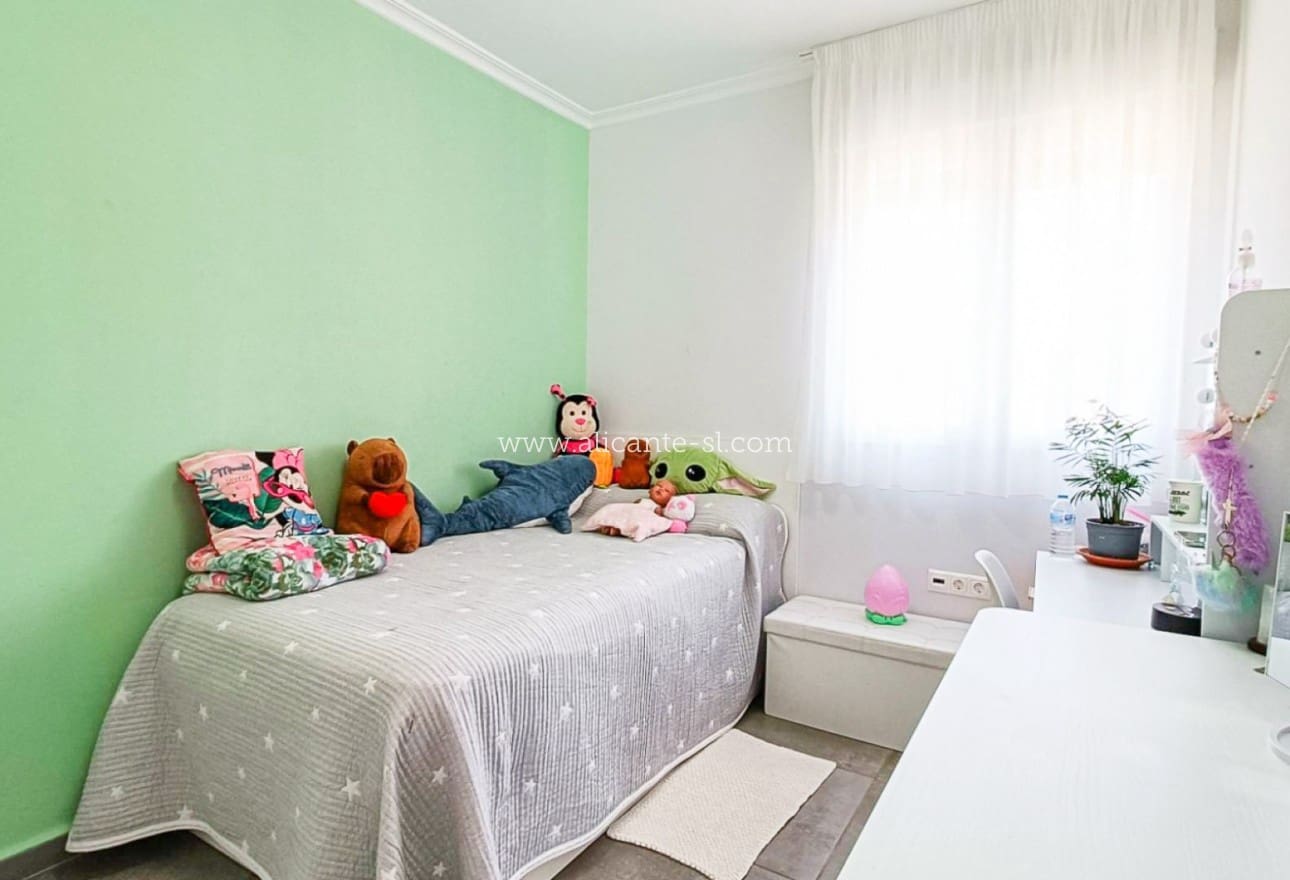 4 bedroom Villa for sale in Pinoso - € 419,950 (Ref: 9819331)