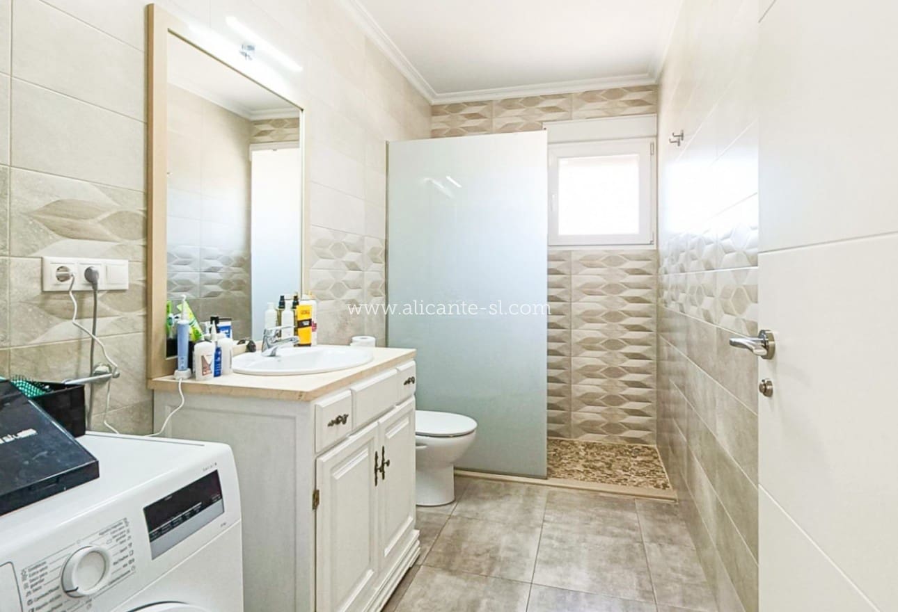 4 bedroom Villa for sale in Pinoso - € 419,950 (Ref: 9819331)