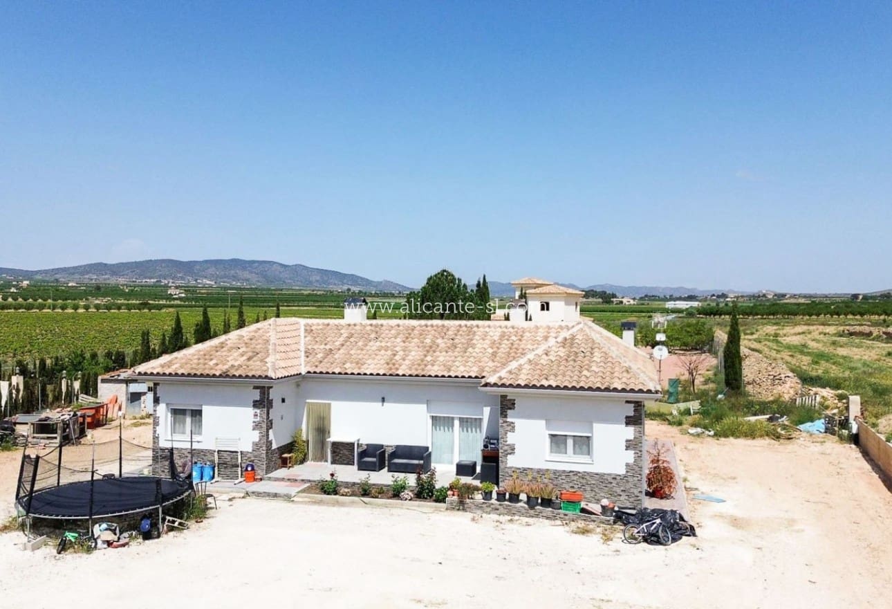 4 bedroom Villa for sale in Pinoso - € 419,950 (Ref: 9819331)