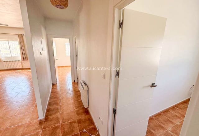 3 soverom Villa til salgs i Pinoso med svømmebasseng garasje - € 350 000 (Ref: 9823641)