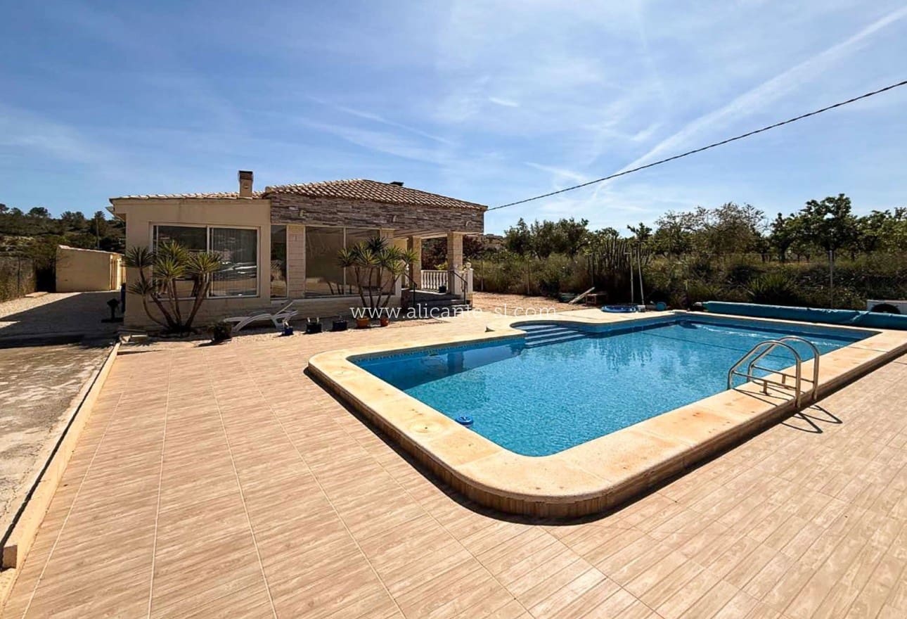 3 bedroom Villa for sale in Macisvenda with pool - € 265,000 (Ref: 9823642)