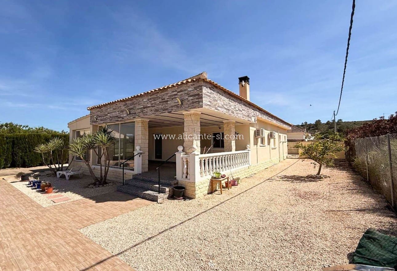 3 bedroom Villa for sale in Macisvenda with pool - € 265,000 (Ref: 9823642)