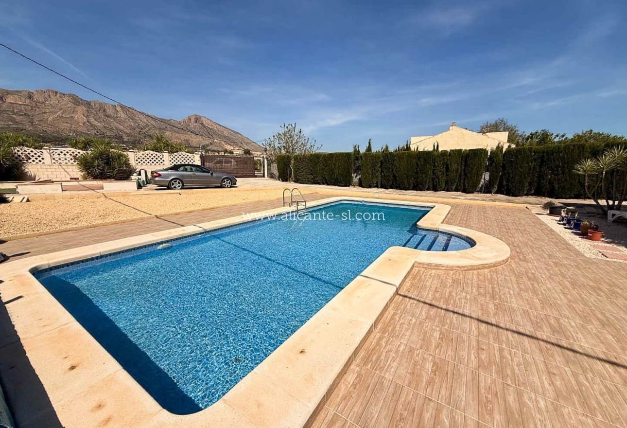 3 bedroom Villa for sale in Macisvenda with pool - € 265,000 (Ref: 9823642)