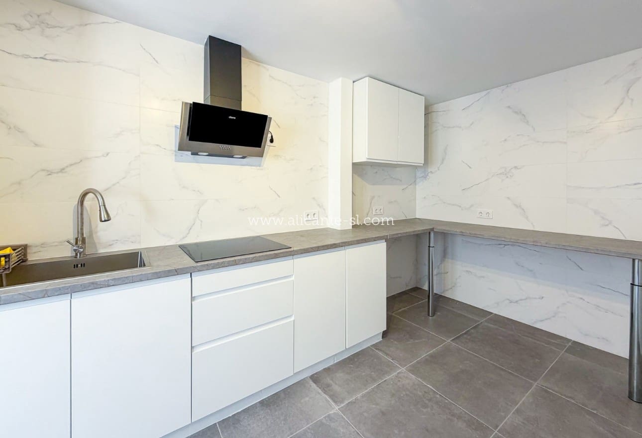 5 soveværelse Byhus til salg i Hondon de las Nieves - € 199.950 (Ref: 9824044)