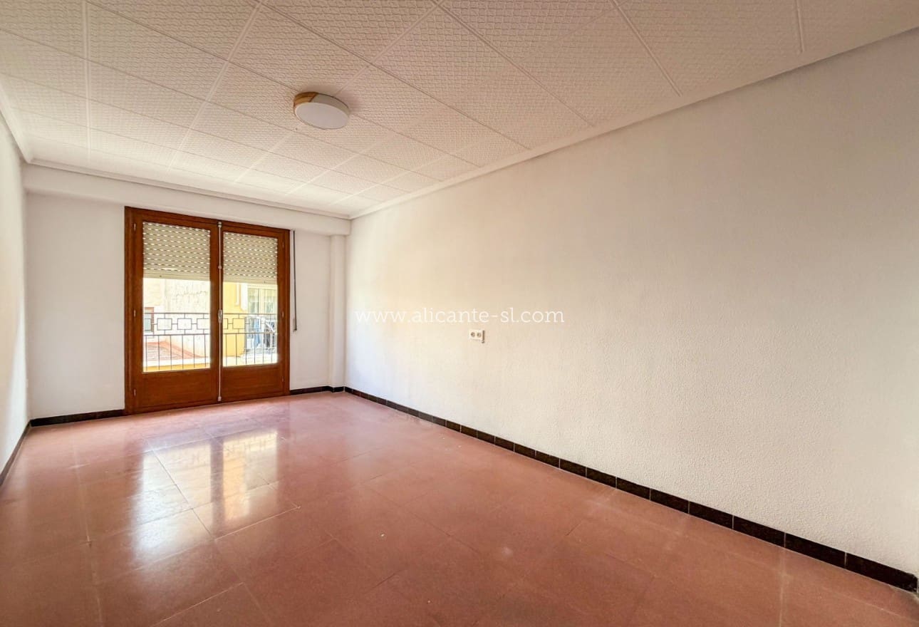 5 soveværelse Byhus til salg i Hondon de las Nieves - € 199.950 (Ref: 9824044)