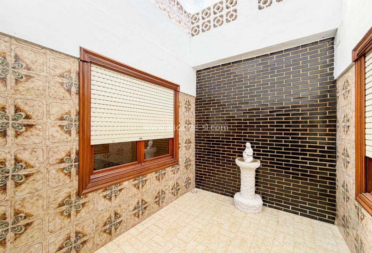 5 soveværelse Byhus til salg i Hondon de las Nieves - € 199.950 (Ref: 9824044)