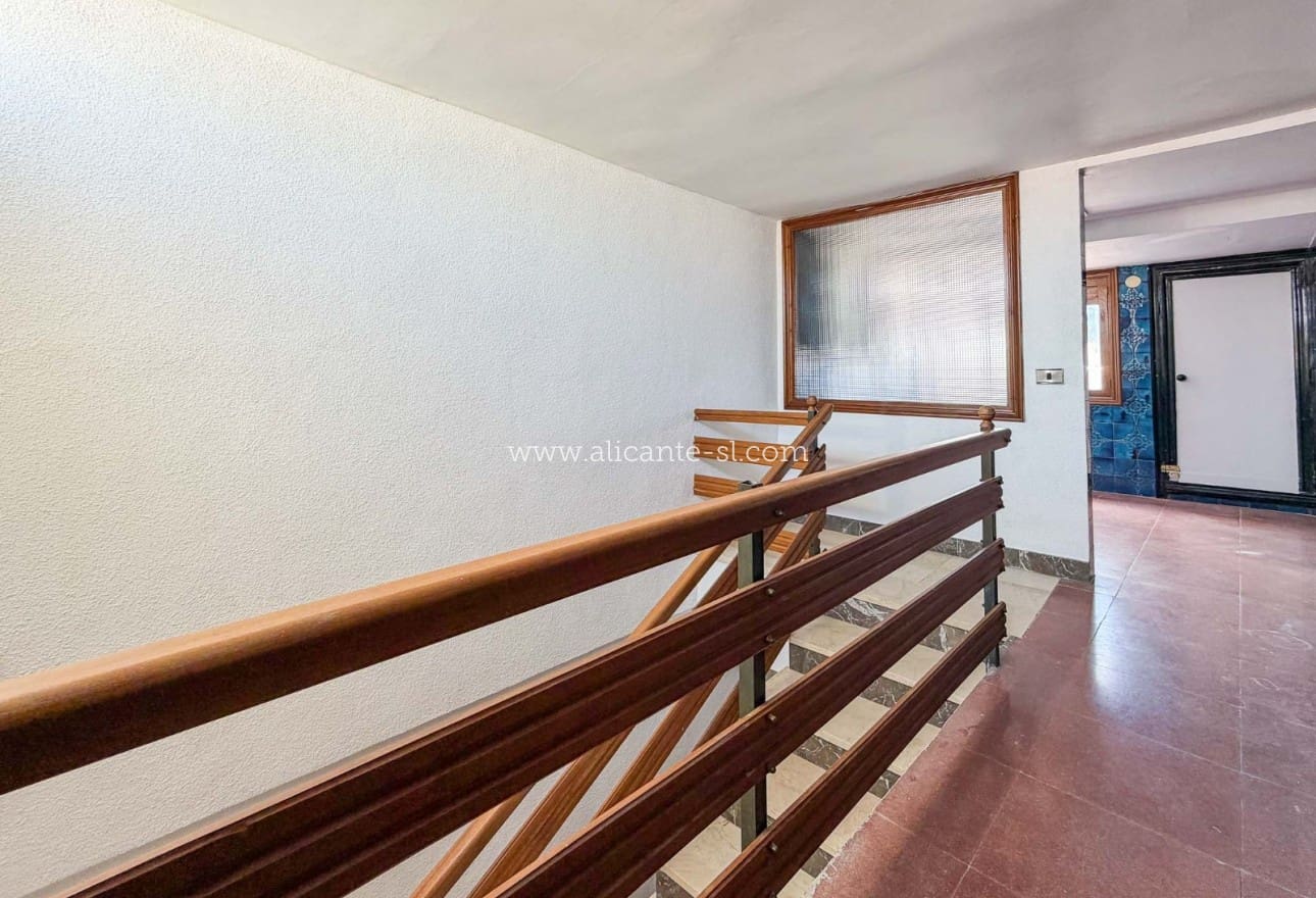 5 soveværelse Byhus til salg i Hondon de las Nieves - € 199.950 (Ref: 9824044)