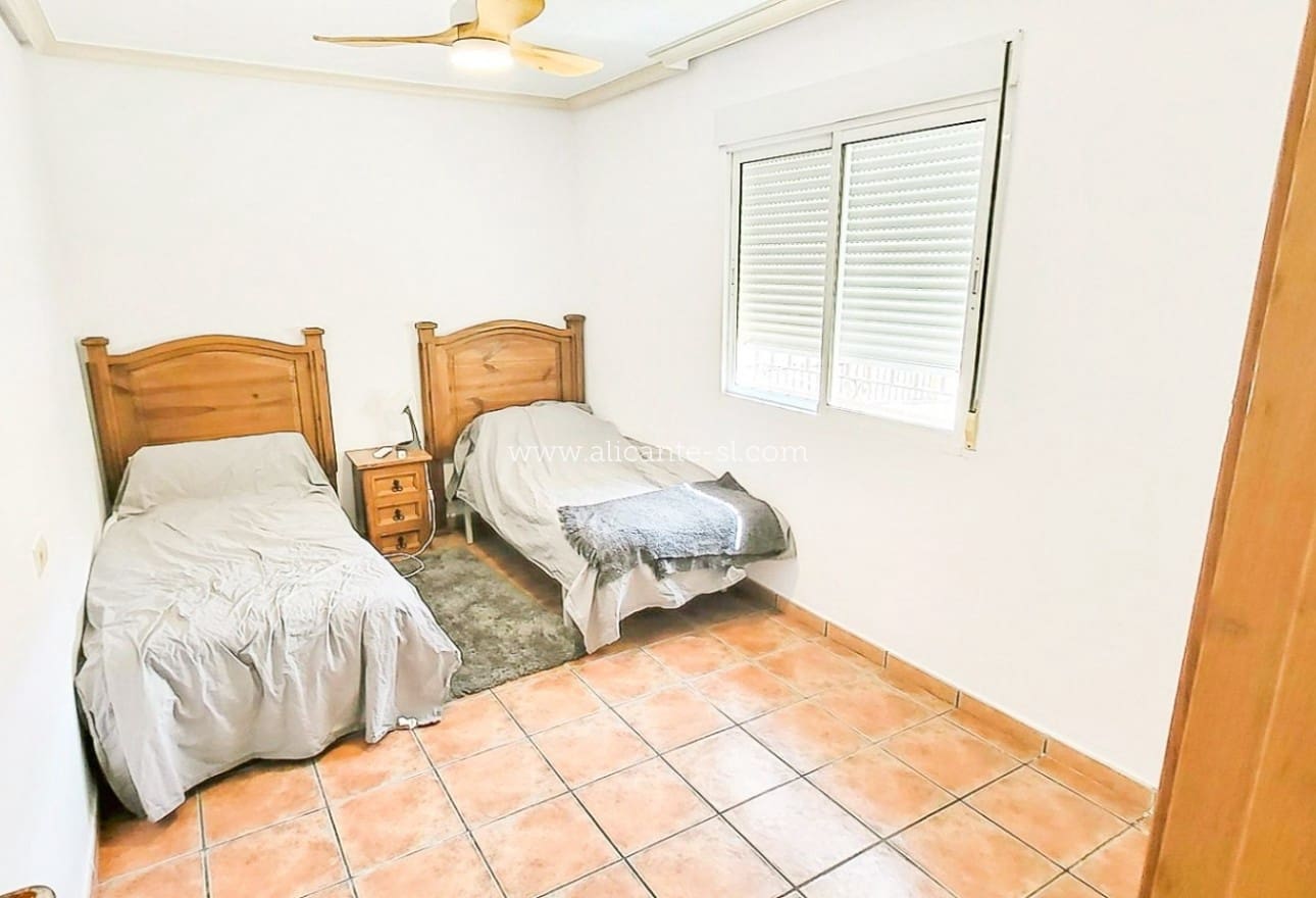 4 bedroom Villa for sale in La Romana with pool garage - € 345,000 (Ref: 9847673)