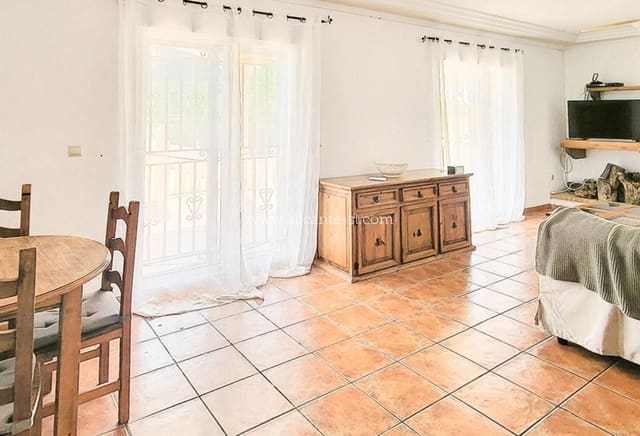 4 sypialnia Willa na sprzedaż w La Romana z basenem garażem - 345 000 € (Ref: 9847673)