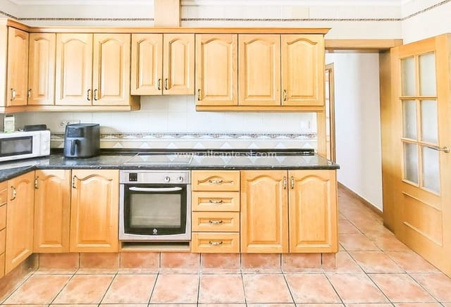 4 sypialnia Willa na sprzedaż w La Romana z basenem garażem - 345 000 € (Ref: 9847673)