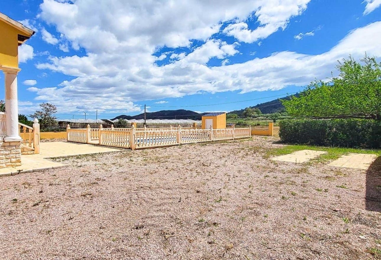 4 bedroom Villa for sale in La Romana with pool garage - € 345,000 (Ref: 9847673)