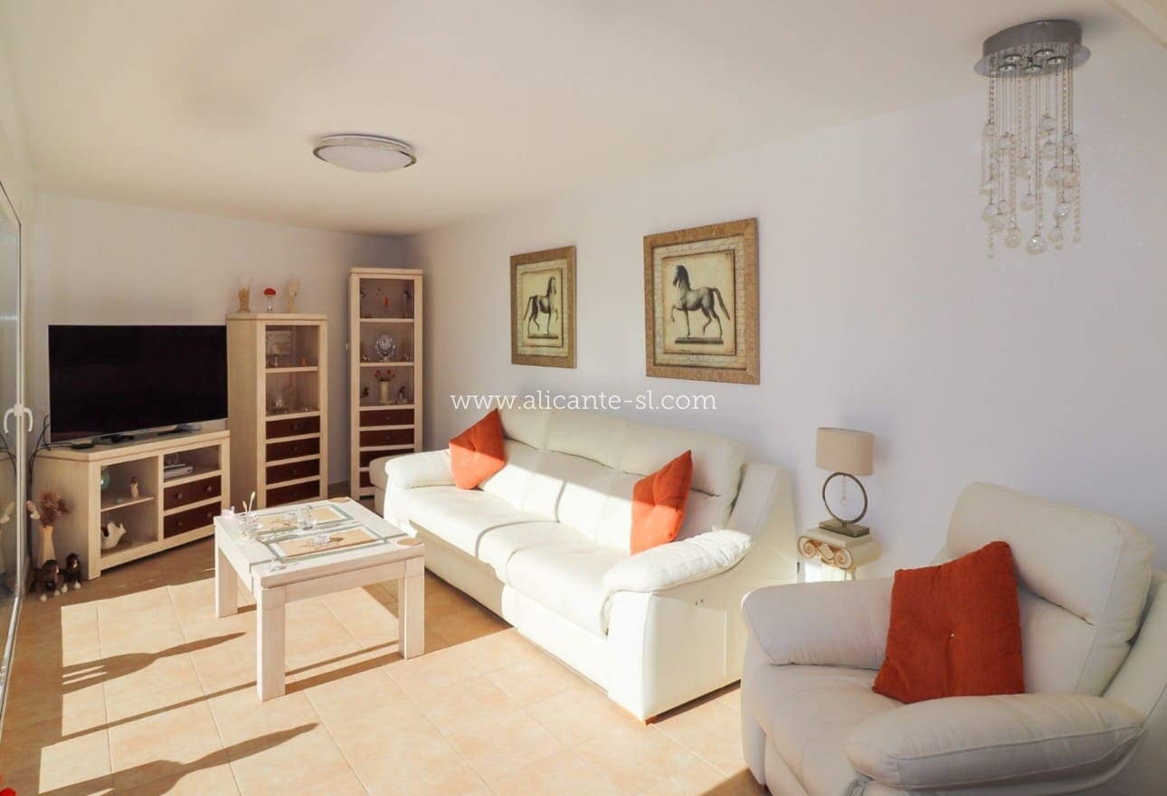 2 bedroom Villa for sale in Fortuna with pool - € 159,000 (Ref: 9848224)