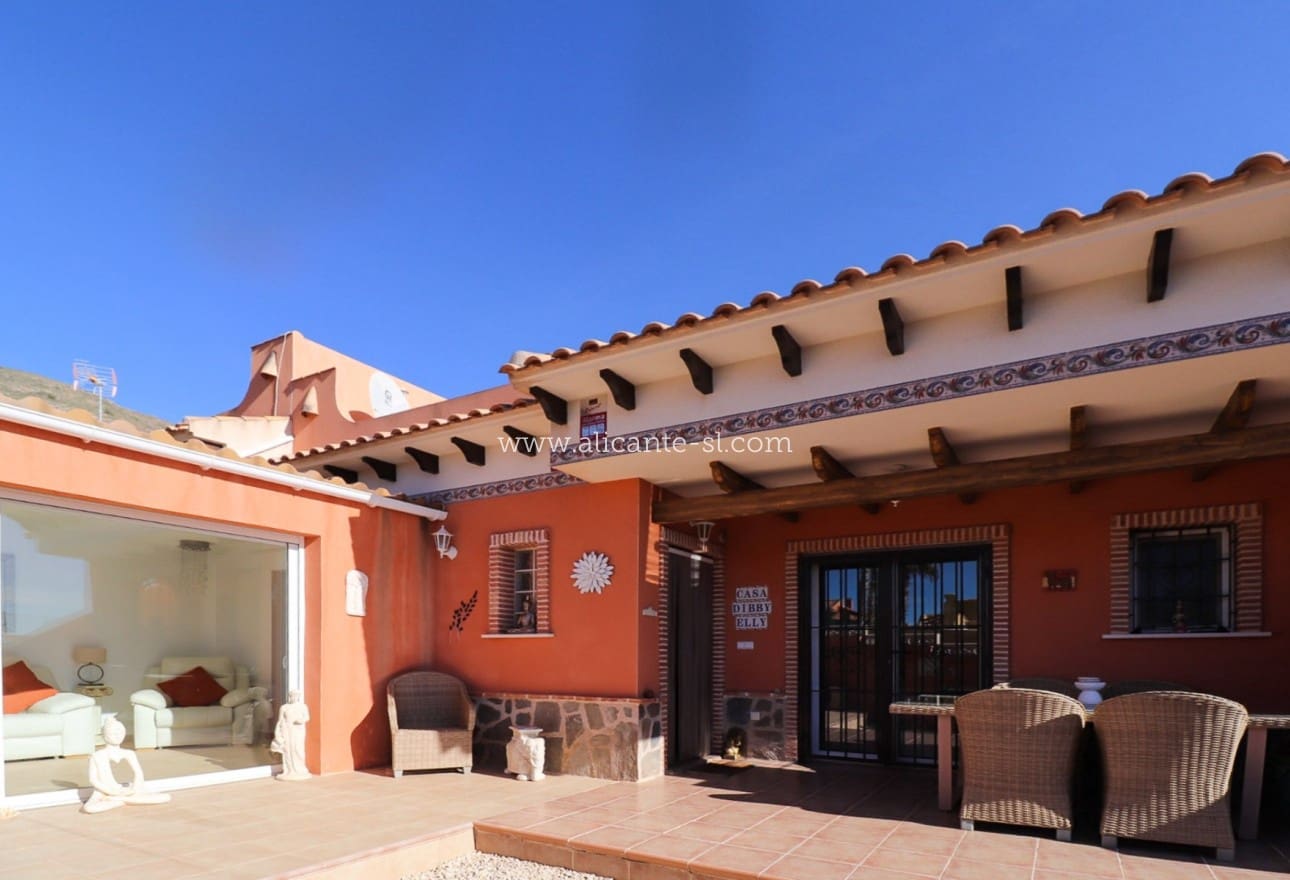 2 bedroom Villa for sale in Fortuna with pool - € 159,000 (Ref: 9848224)
