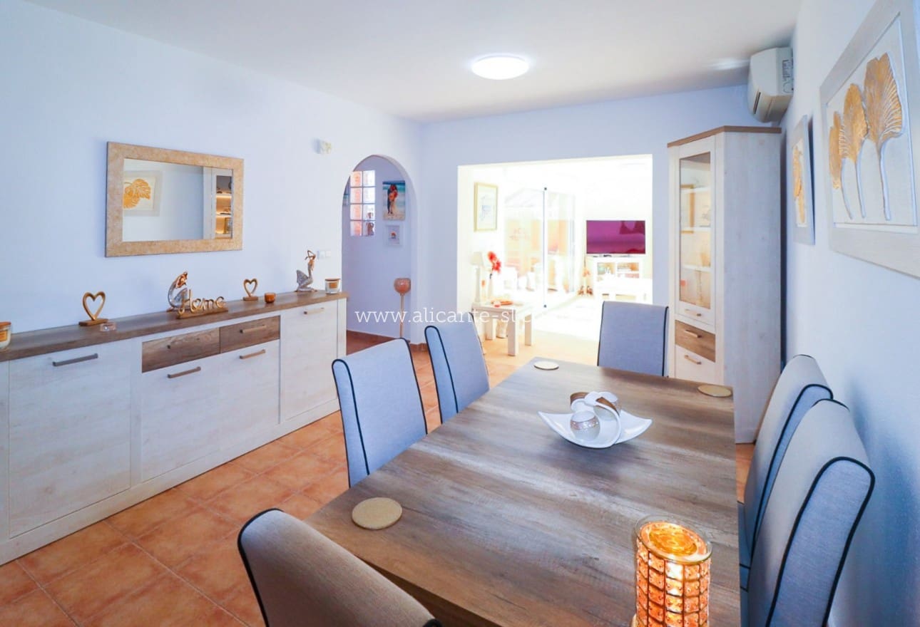 2 bedroom Villa for sale in Fortuna with pool - € 159,000 (Ref: 9848224)