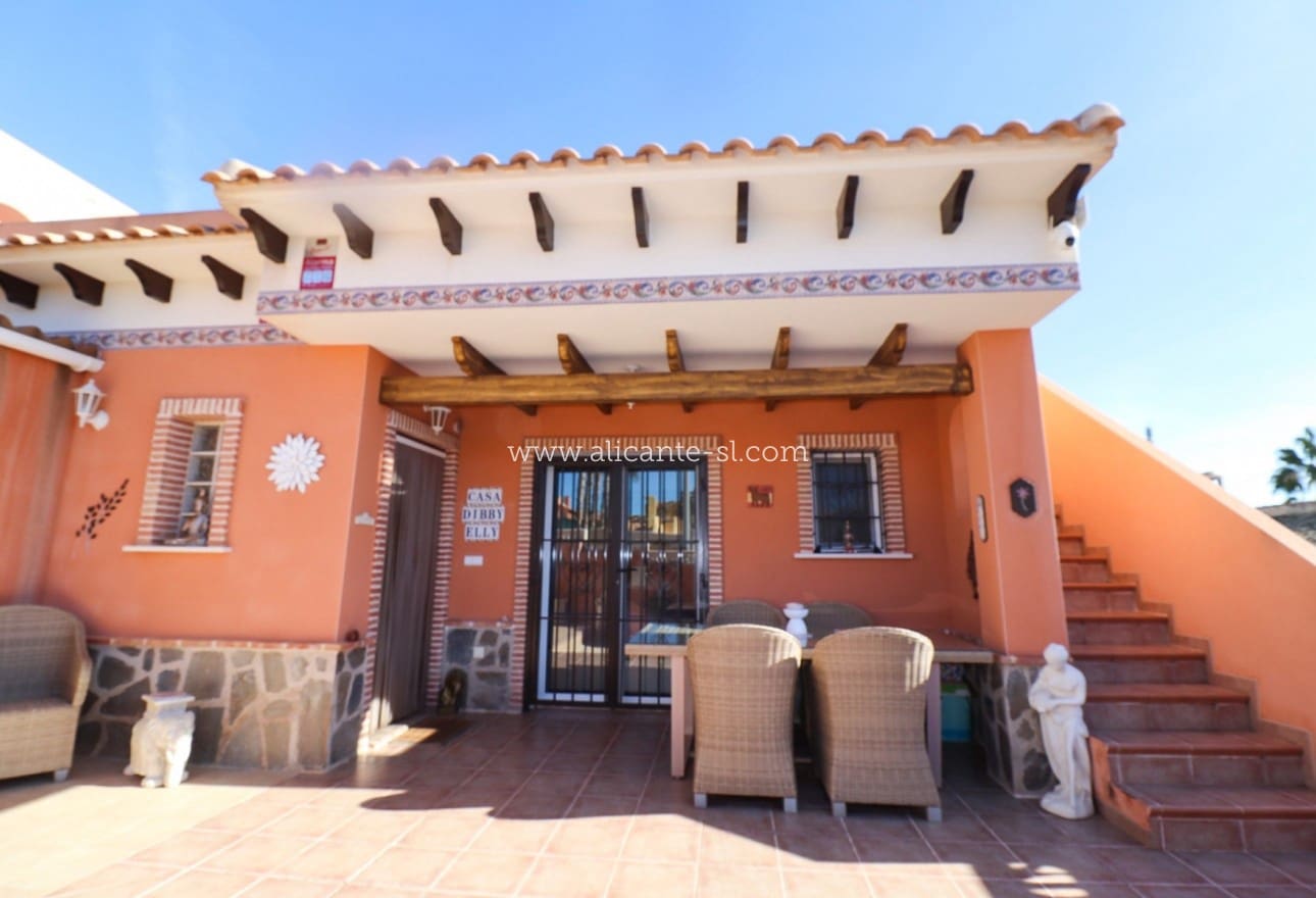 2 bedroom Villa for sale in Fortuna with pool - € 159,000 (Ref: 9848224)