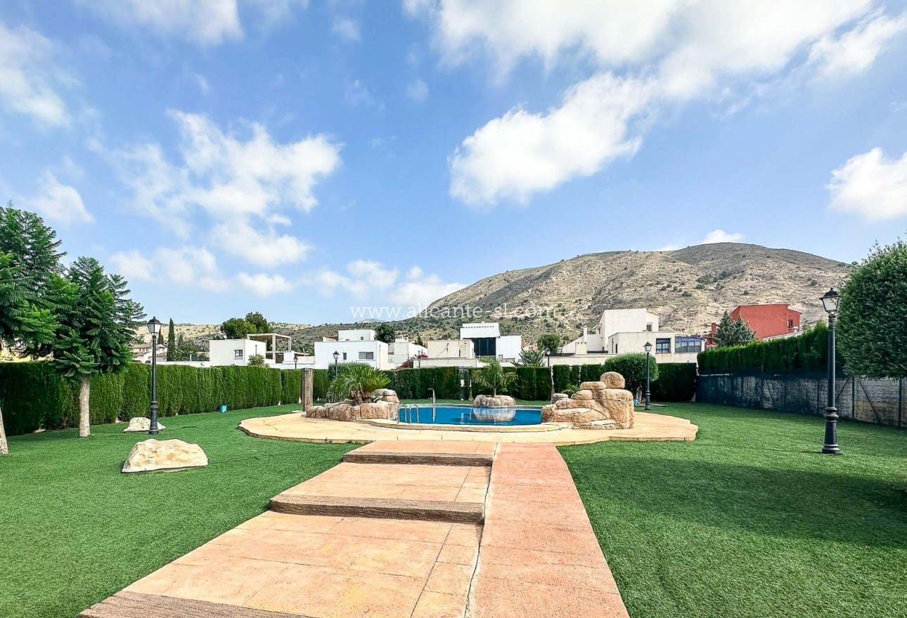 2 bedroom Villa for sale in Fortuna with pool - € 159,000 (Ref: 9848224)