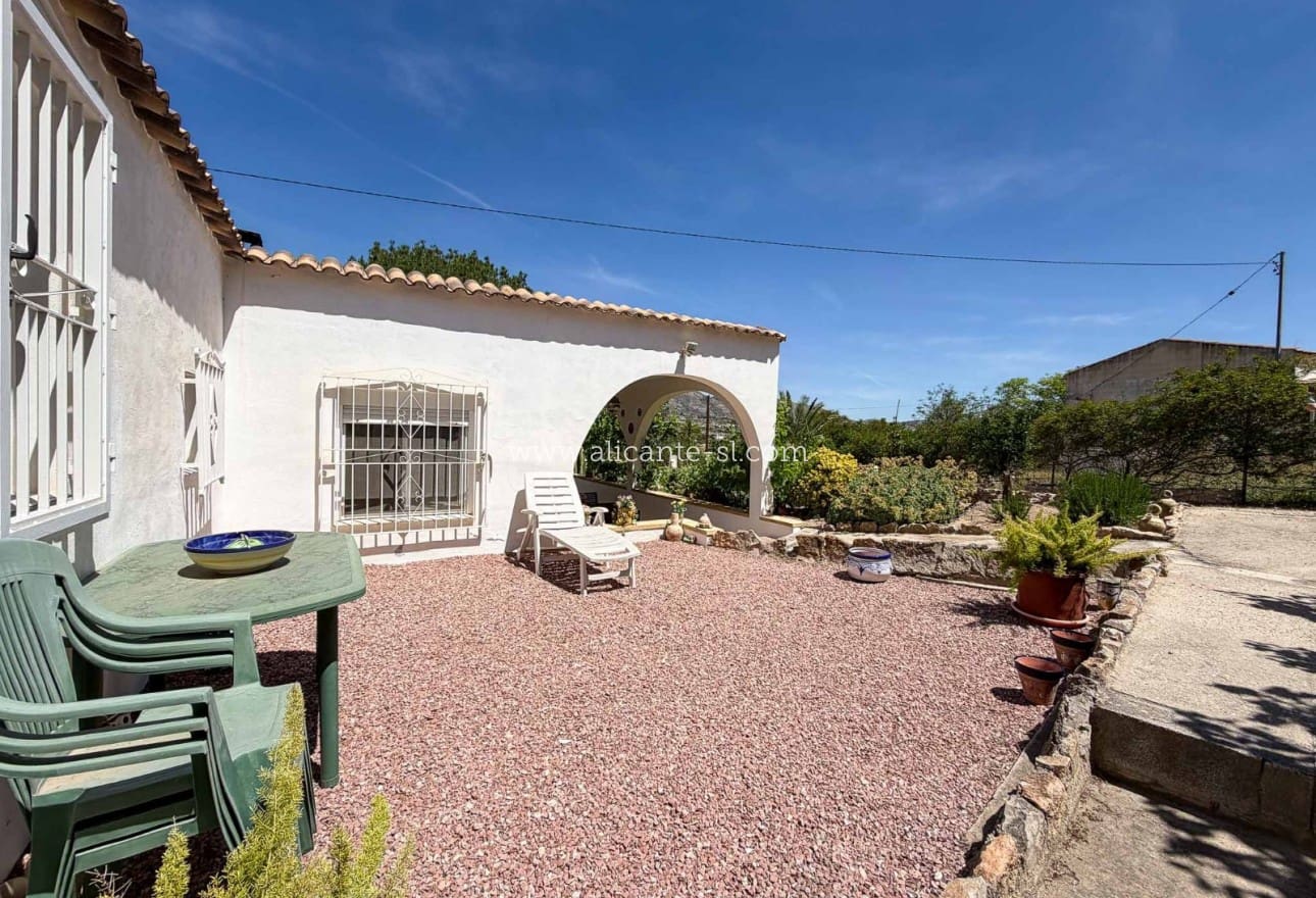 3 bedroom Finca/Country House for sale in Hondon de las Nieves with pool - € 269,950 (Ref: 9850127)