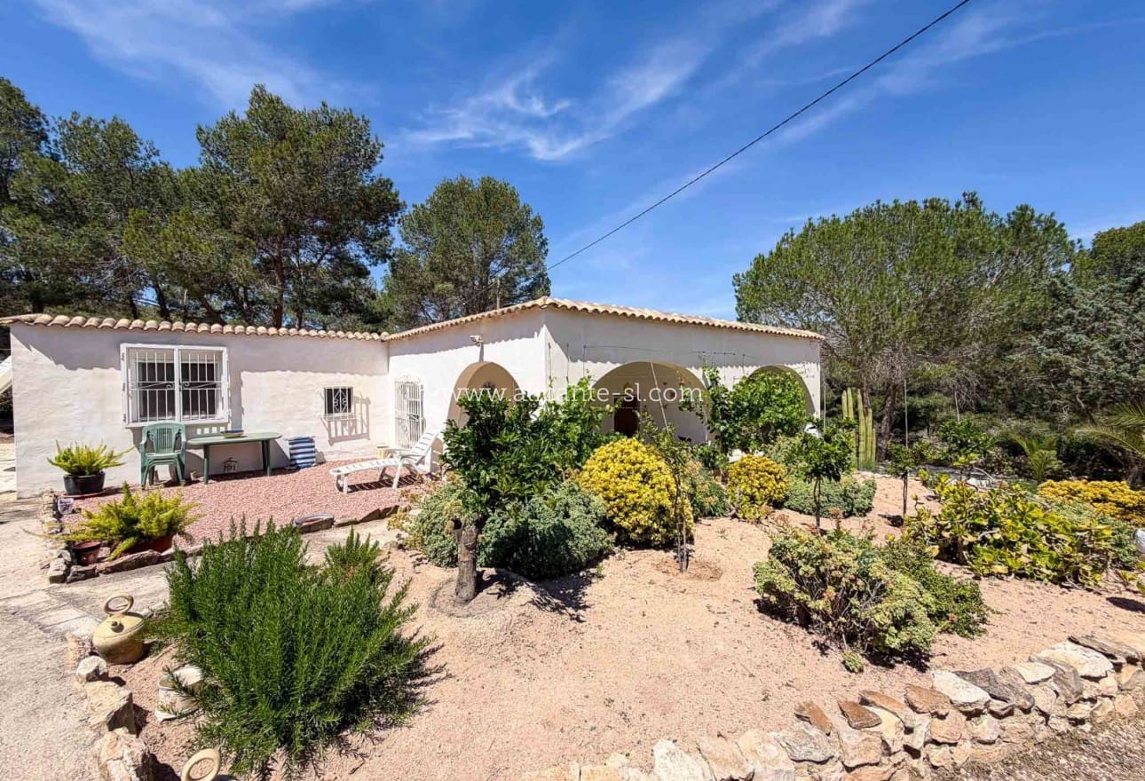 3 bedroom Finca/Country House for sale in Hondon de las Nieves with pool - € 269,950 (Ref: 9850127)