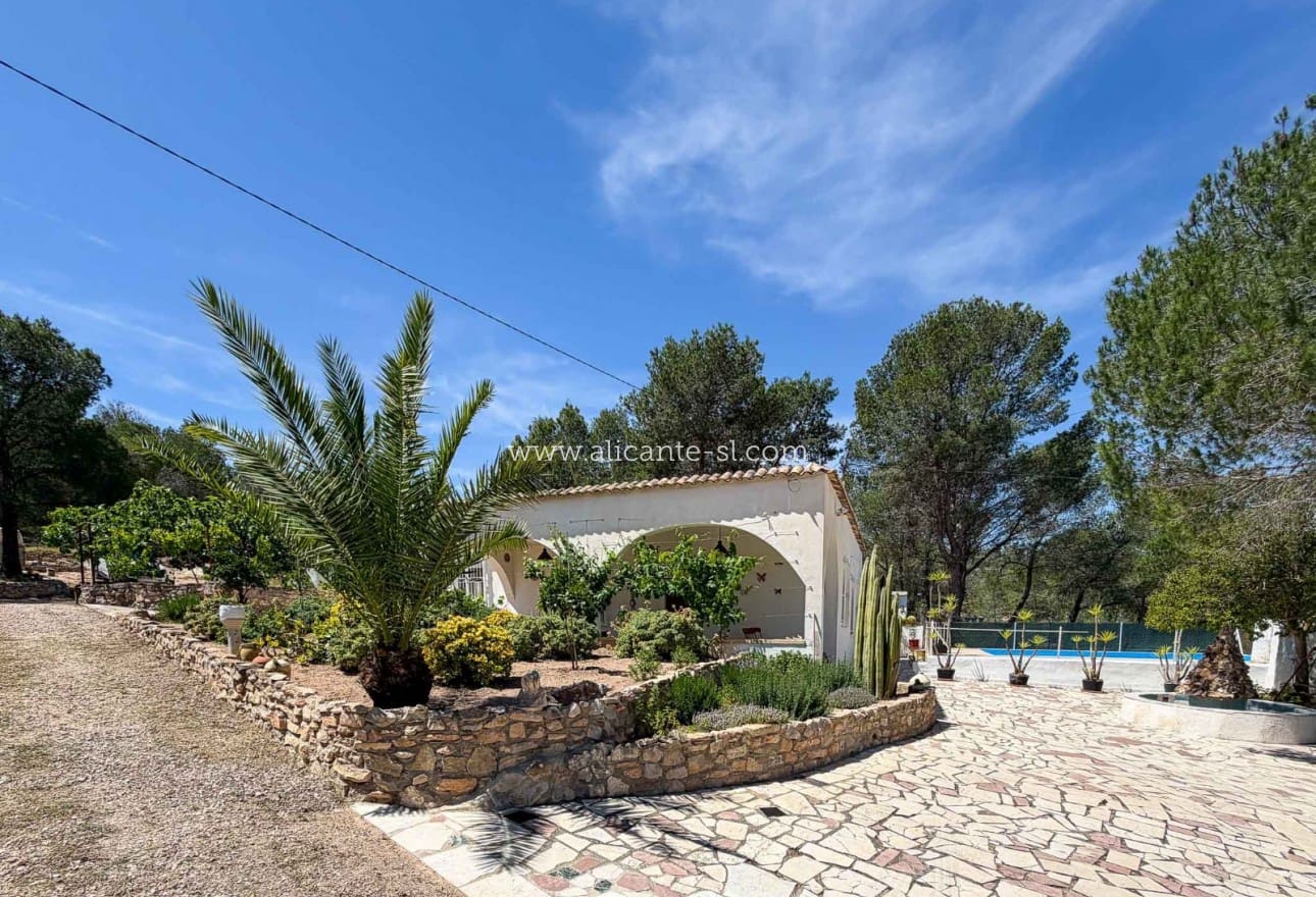 3 bedroom Finca/Country House for sale in Hondon de las Nieves with pool - € 269,950 (Ref: 9850127)