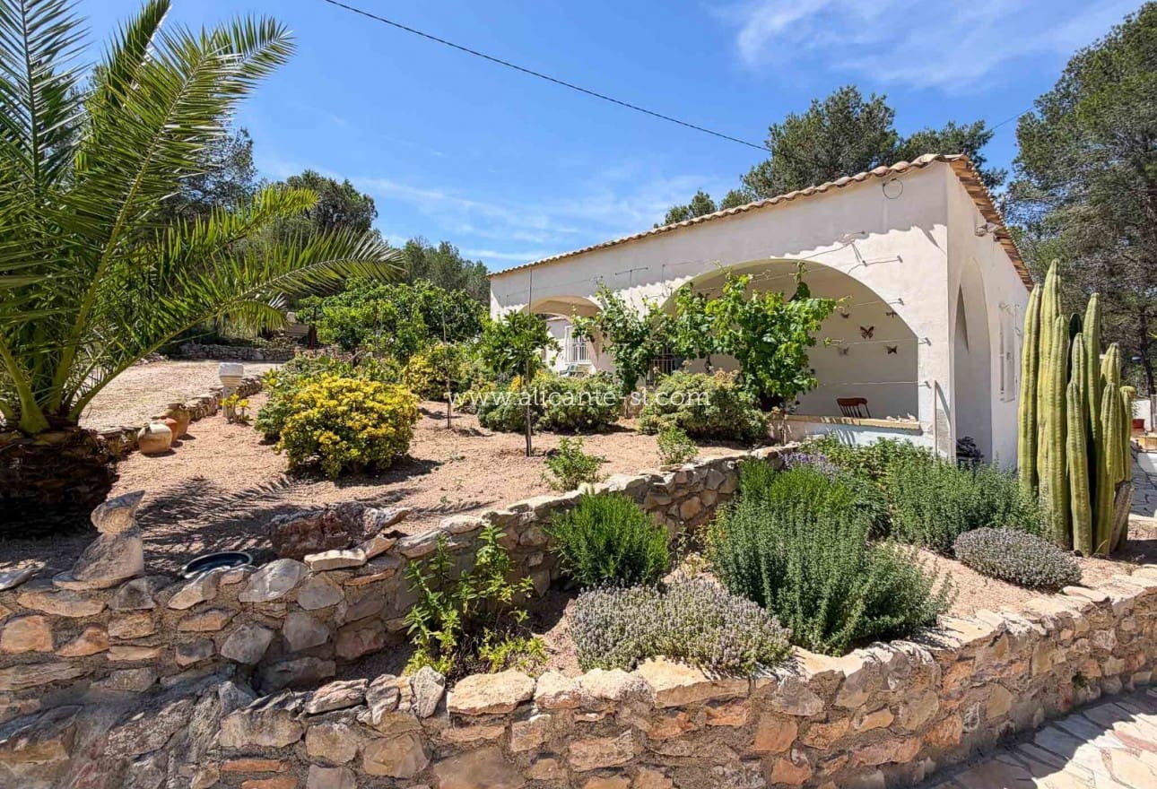 3 bedroom Finca/Country House for sale in Hondon de las Nieves with pool - € 269,950 (Ref: 9850127)