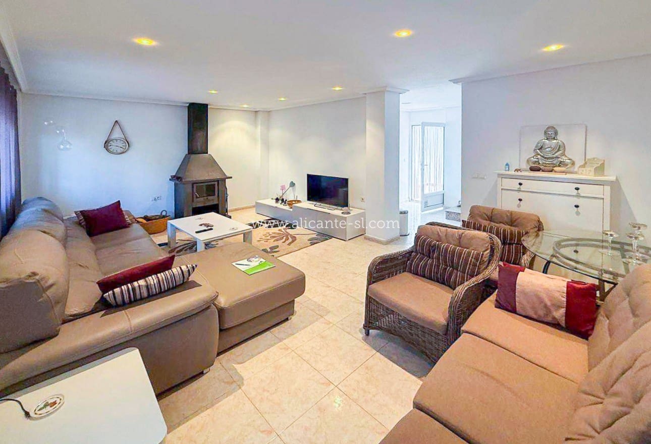 2 bedroom Townhouse for sale in Hondon de los Frailes - € 145,000 (Ref: 9863647)