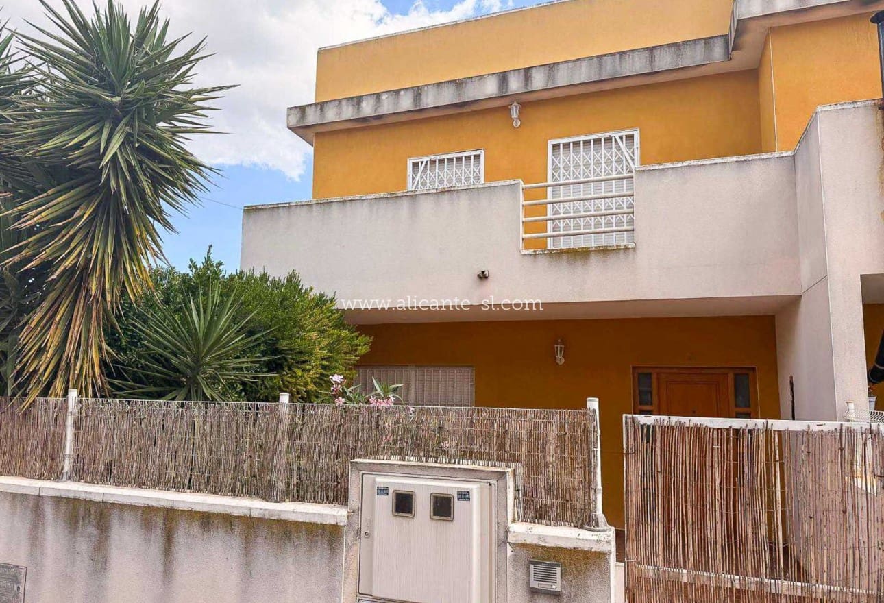 2 bedroom Townhouse for sale in Hondon de los Frailes - € 145,000 (Ref: 9863647)