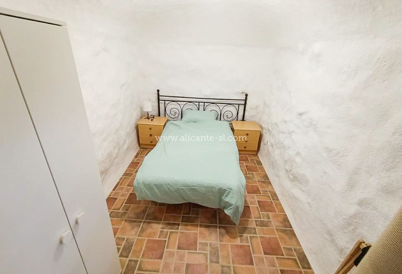 5 soveværelse Finca/Landehus til salg i L'Alguena / Alguenya - € 225.000 (Ref: 9863723)