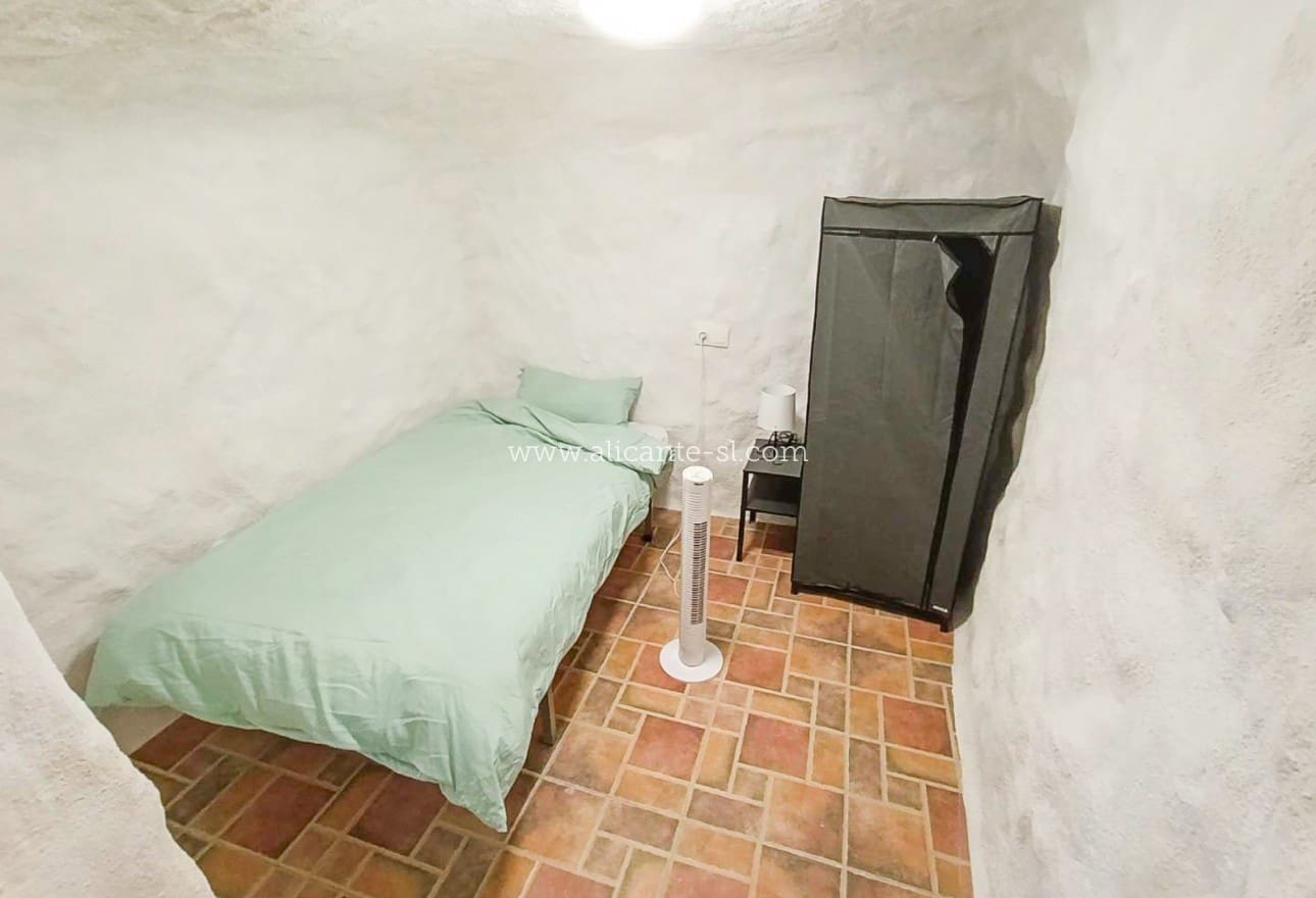 5 soveværelse Finca/Landehus til salg i L'Alguena / Alguenya - € 225.000 (Ref: 9863723)