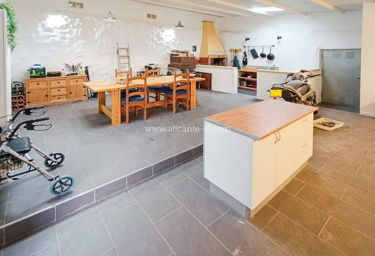 5 soveværelse Finca/Landehus til salg i L'Alguena / Alguenya - € 225.000 (Ref: 9863723)