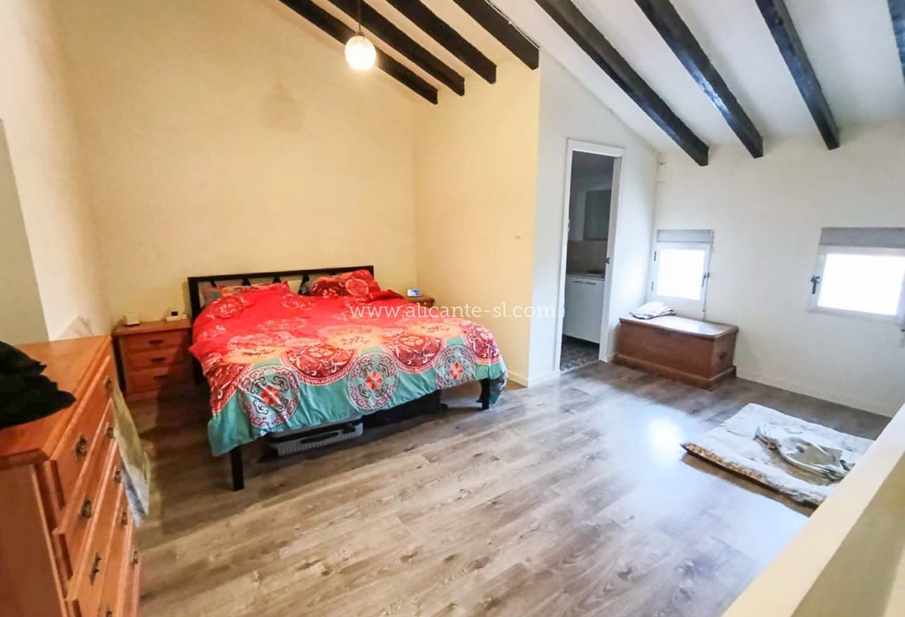 5 soveværelse Finca/Landehus til salg i L'Alguena / Alguenya - € 225.000 (Ref: 9863723)