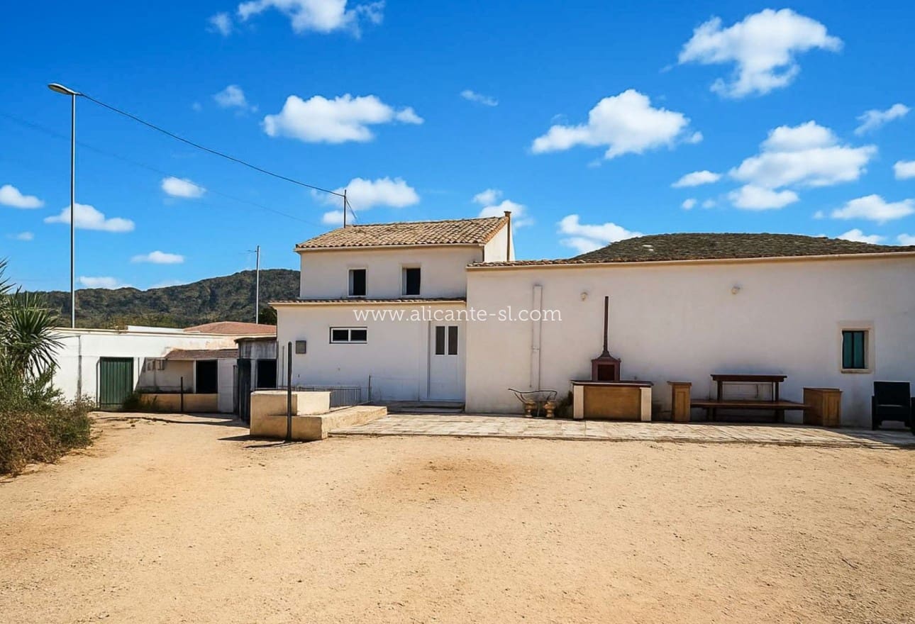 5 soveværelse Finca/Landehus til salg i L'Alguena / Alguenya - € 225.000 (Ref: 9863723)