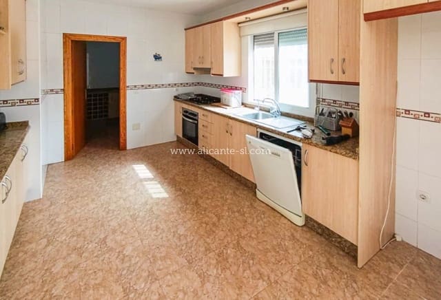 3 makuuhuone Huvila myytävänä paikassa Macisvenda, Abanilla mukana uima-altaan - 279 950 € (Ref: 9863724)