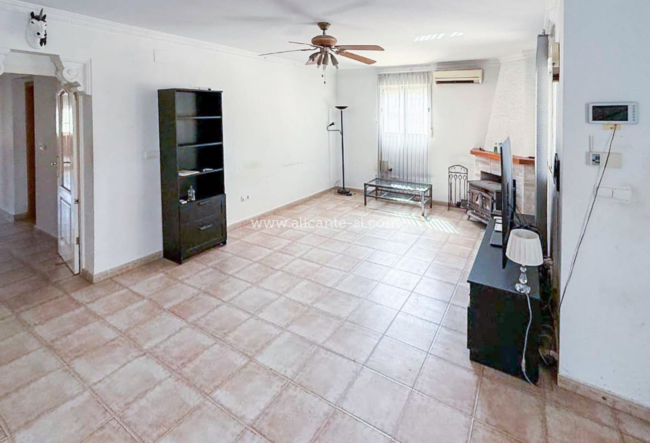 3 bedroom Villa for sale in Macisvenda with pool - € 245,000 (Ref: 9863725)