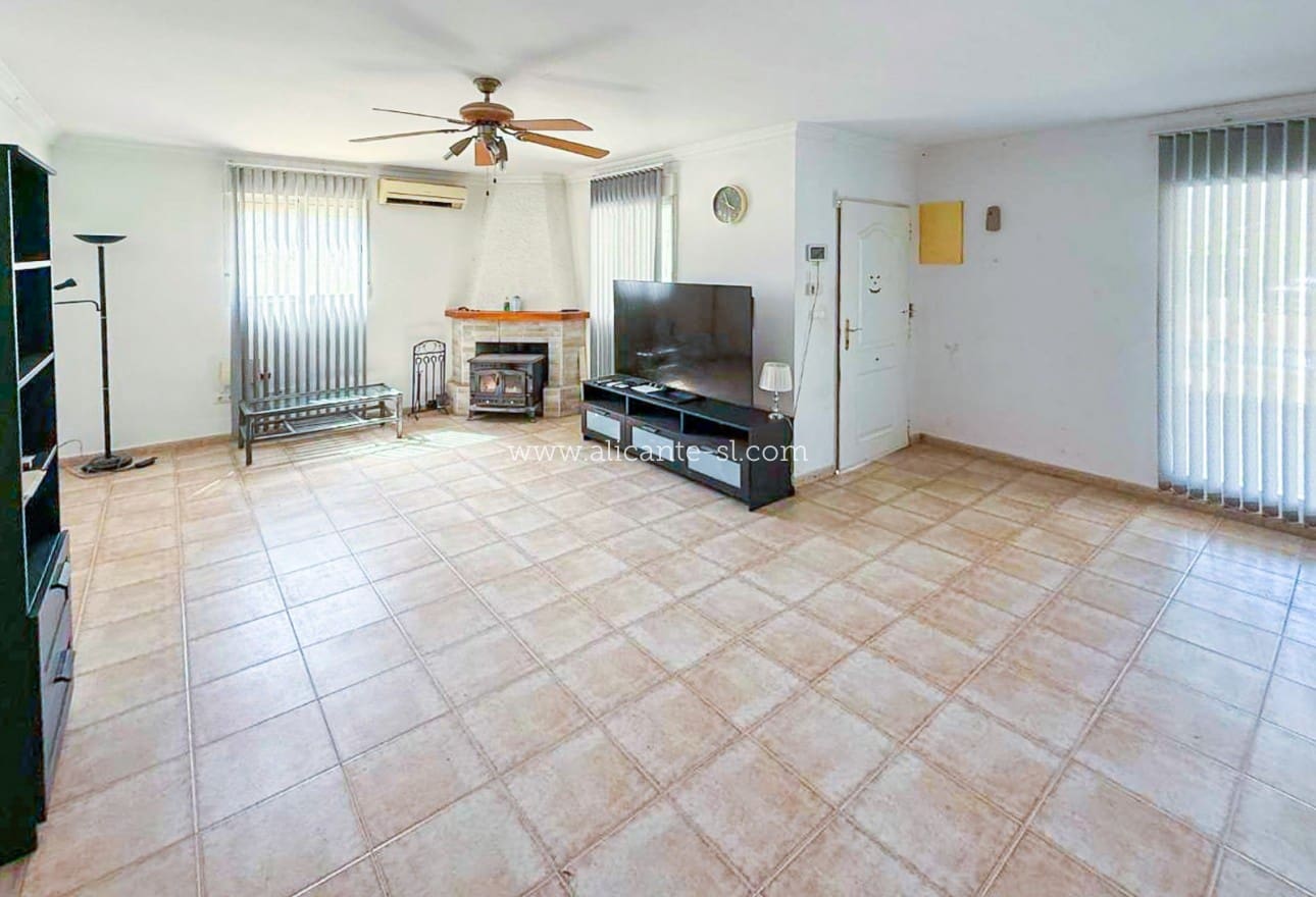 3 bedroom Villa for sale in Macisvenda with pool - € 245,000 (Ref: 9863725)