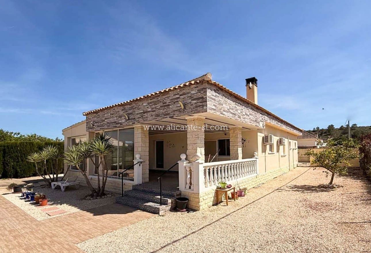 3 bedroom Villa for sale in Macisvenda with pool - € 245,000 (Ref: 9863725)