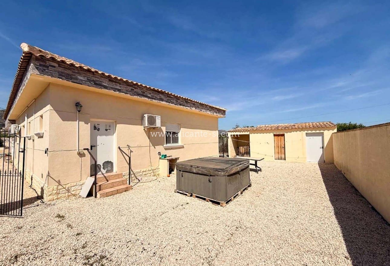 3 bedroom Villa for sale in Macisvenda with pool - € 245,000 (Ref: 9863725)
