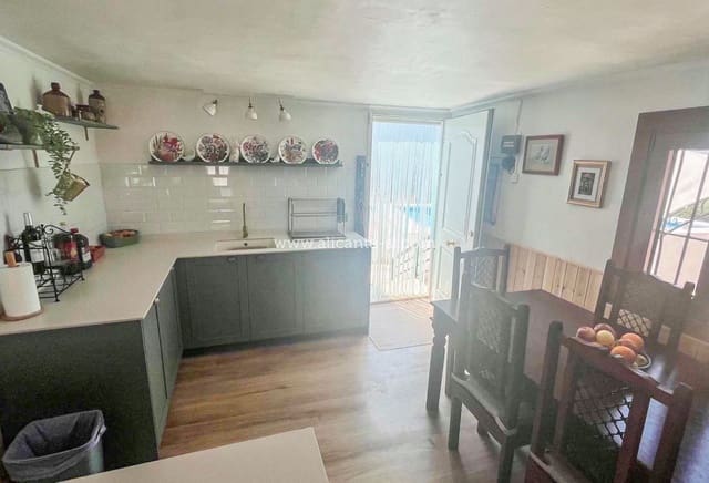 3 soverom Finca/Herregård til salgs i L'Algueña / Alguenya med svømmebasseng - € 219 950 (Ref: 9863821)