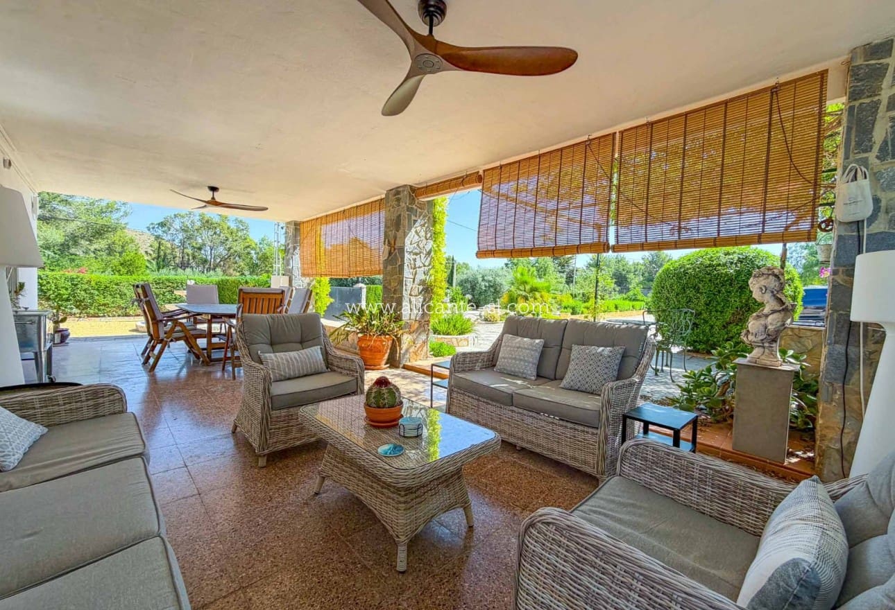 3 Zimmer Finca/Landgut zu verkaufen in Hondon de las Nieves mit Pool - 345.000 € (Ref: 9923091)