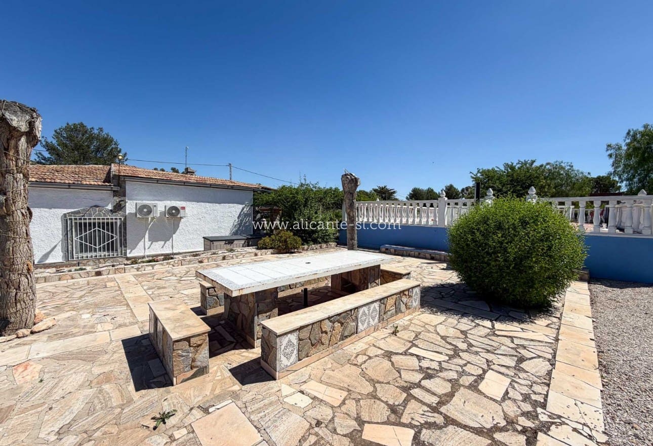 3 Zimmer Finca/Landgut zu verkaufen in Hondon de las Nieves mit Pool - 345.000 € (Ref: 9923091)